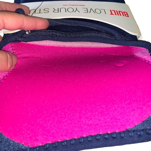 BUILT Neoprene E-Reader 6” Tablet Case - Picture 5 of 10